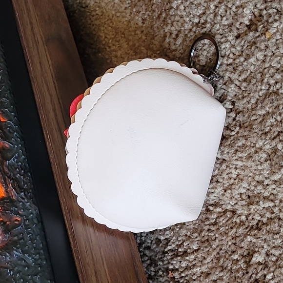 Strawberry keychain case Strawberry keychain case Strawberry keychain case Straw - Picture 6 of 12